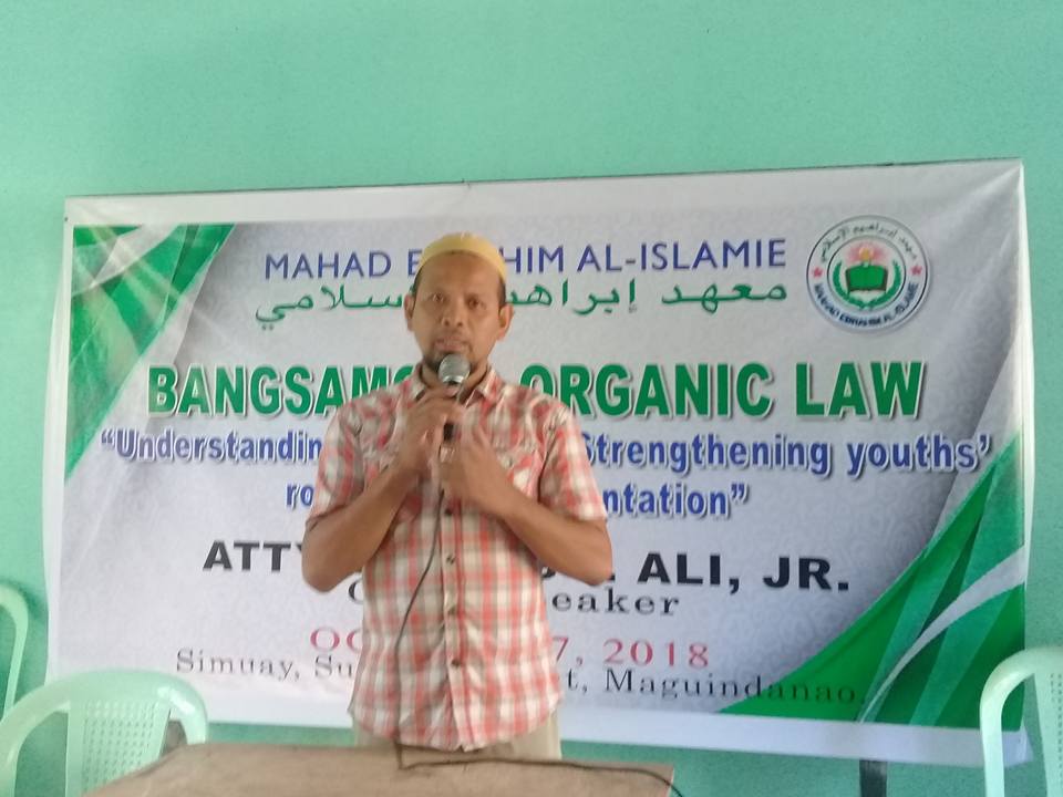 الأستاذ الداعية حبيب عثمان، المدرس والخطيب فى المعاهد الإسلامية في جنوب الفلبين ومساجدها