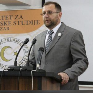 الدكتور أنور غيسيتش؛ عميد "كلية الدراسات الإسلامية" في "السنجق" بصربيا