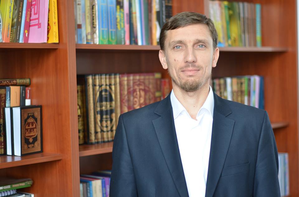 الشيخ سيران عريفوف؛ رئيس الهيئة التشريعية في اتحاد "الرائد" في أوكرانيا