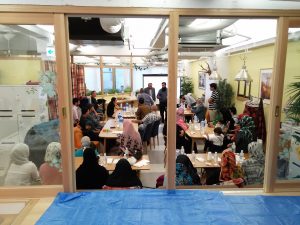 في عام 2017م، قامت جمعية الوقف الإسلامي في اليابان بمبادرة تعليمية لمدرسة إسلامية يابانية إنترناشونال، في منطقة حيوية في طوكيو