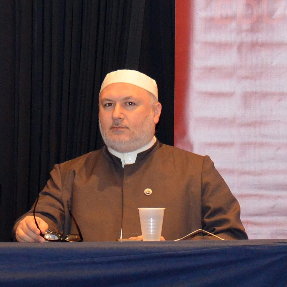 الشيخ "كفاح مصطفى"، رئيس تجمع الأئمة التابع لمجلس المؤسسات الإسلامية لشيكاغو الكبرى