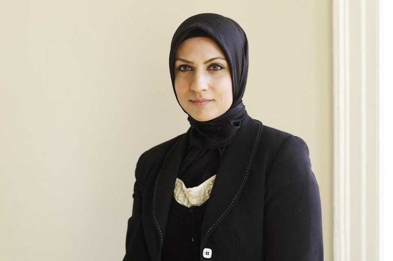 رافيا أرشد.. أول قاضية مسلمة بالحجاب في بريطانيا ـ صورة لـ"اندبندنت" البريطانية
