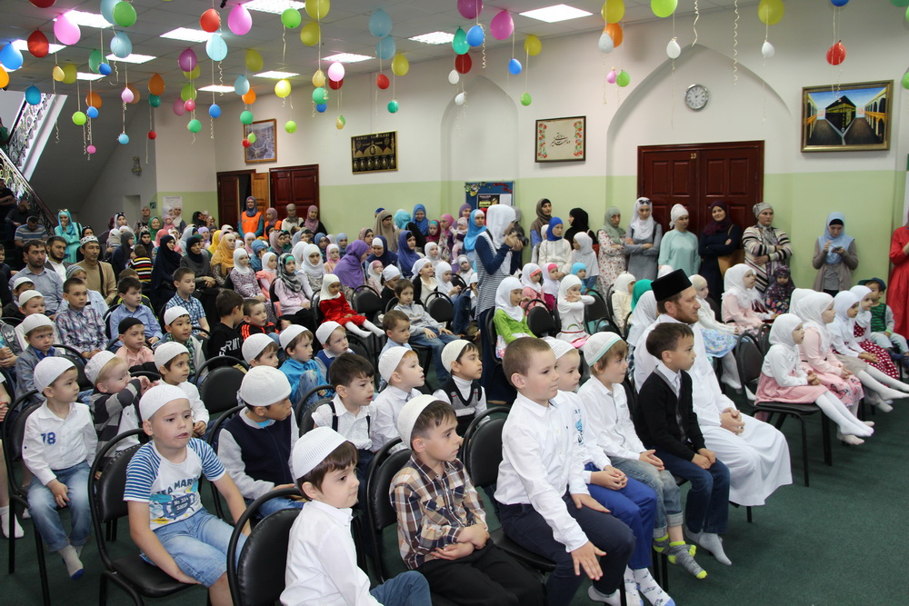 خلال إحدى النشاطات في المركز الإسلامي بمدينة سراتوف بوسط روسيا ـ صورة أرشيفية.