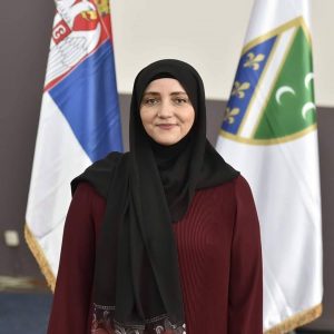 الدكتورة ميسالا برامينكوفيتش.. أول مسلمة محجبة في تاريخ البرلمان الصربي