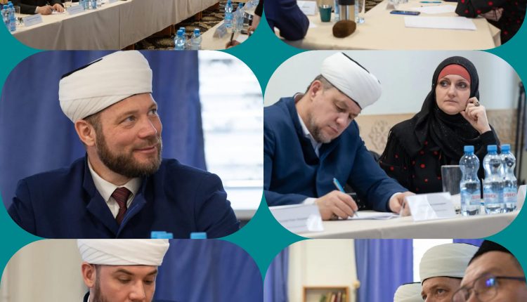 عقد مجلس علماء روسيا الحاضرين جلسة خاصة لتحديد بداية الصيام ونهايته في شهر رمضان.