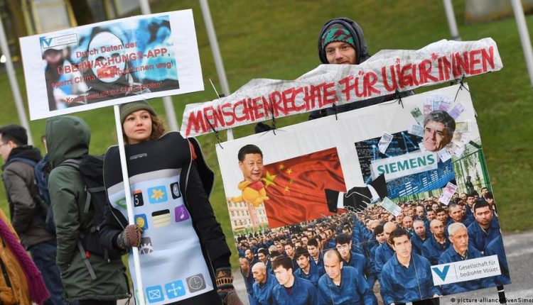 المؤتمر العالمي للأويغور في ميونيخ يطالب مباشرة الحكومة الألمانية بأن تفرض إجراءات عقابية على الصين. (صورة من أرشيف دويتشه فيلله الألمانية)