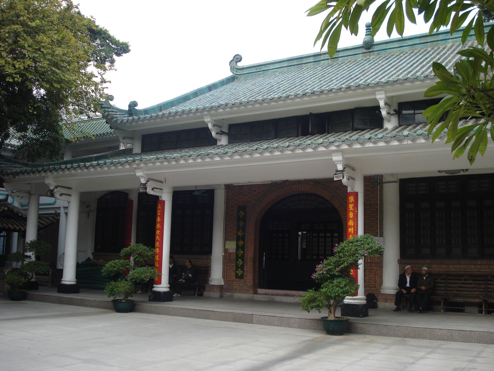 يقع مسجد "هوايشنغ" (الحنين إلى النبي) في الحي القديم بمدينة "قوانغتشو" جنوب الصين ـ مصدر الصورة: ويكيبيديا