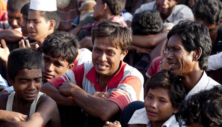 سمحت سلطات بنغلادش للاجئي الروهينغا بتنظيم مسيرات “عودة إلى الديار” عشية اليوم العالمي للاجئين الذي صادف الإثنين.