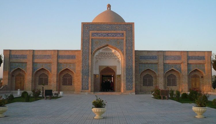 ضريح الشيخ بهاء الدين النقشبندي(1318- 1389م) في بخارى بأوزبكستان.
