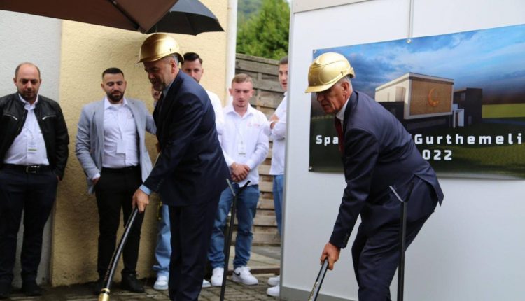 احتفل ألبان سويسرا بوضع حجر الأساس للمركز الثقافي الإسلامي في مدينة “فينترتور”