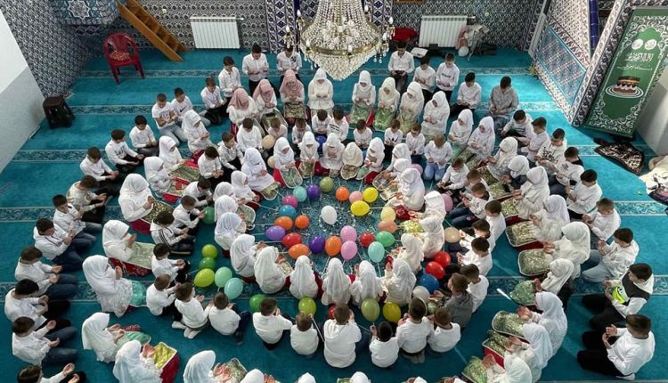 وتعد دورات القرآن الكريم في مساجد بلغاريا من أهم الأنشطة التعليمية التي تشرف عليها دار الإفتاء العامة في بلغاريا