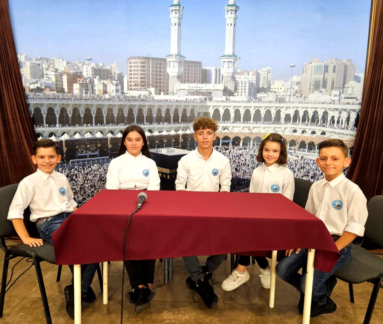 فاز أطفال كتًاب المسجد المركزي في منطقة “جور” بمحافظة بريزرن في جنوب كوسوفا بالمسابقة السنوية للمساجد.