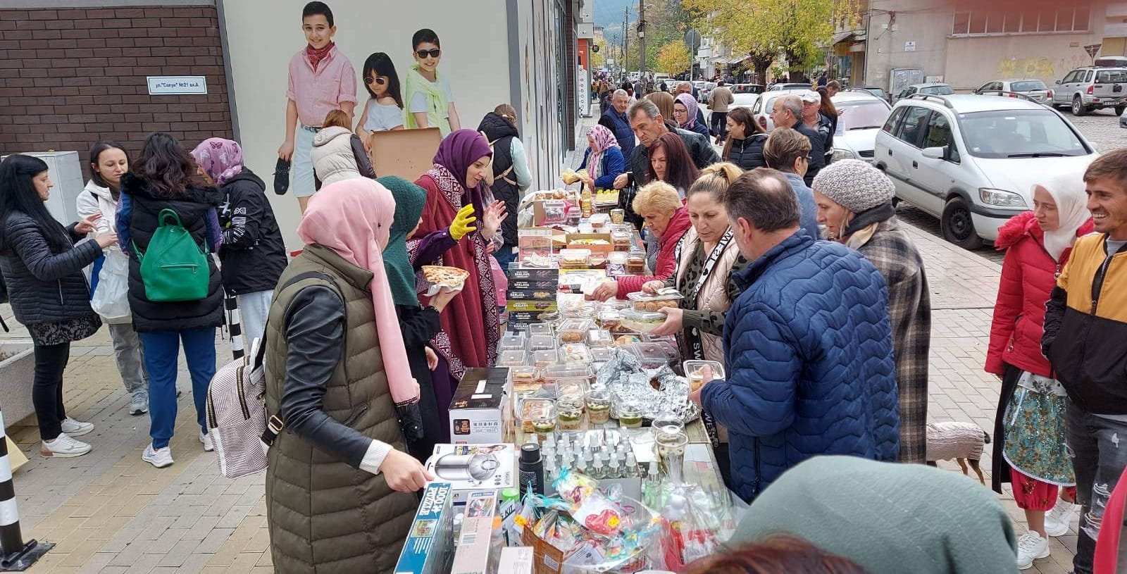 ساهمت "بازارات الخير" التي تنظمها مسلمات بلغاريا في زيادة سنوية كبيرة لعدد كفالات الأيتام الذين تكفلهم دار الافتاء في بلغاريا من 7 أيتام في (2013) إلى 593 يتيم في (2023)