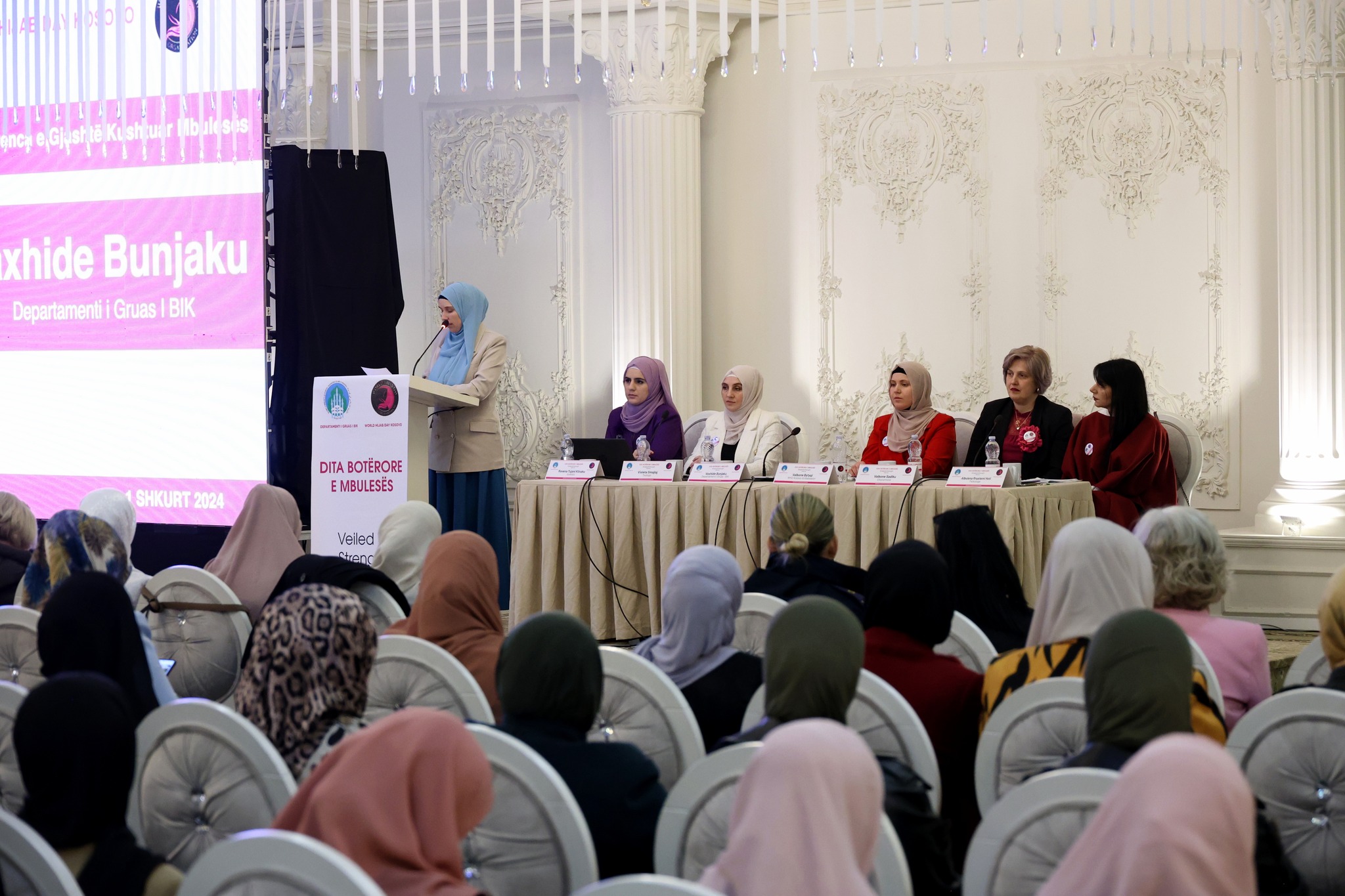 في مؤتمر “اليوم العالمي للحجاب” أكدن مسلمات كوسوفا على أن النساء المحجبات أثبتن وبشكل عملي أن الحجاب لم يمنعهن عن تحقيق أهدافهن في مختلف مجالات الحياة