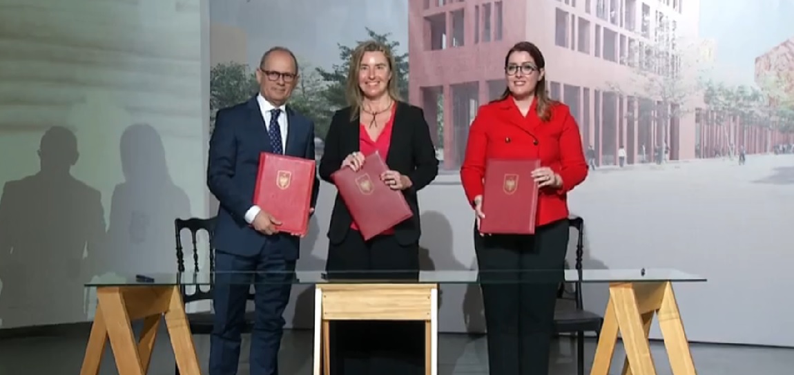 تم توقيع اتفاقية بين وزارة التعليم الألبانية وجامعة تيرانا من جهة، وبين الكلية الأوروبية من جهة أخرى، لافتتاح أول كلية أوروبية للدراسات السياسية والقانونية ممولة من الاتحاد الأوروبي في العاصمة الألبانية تيرانا.