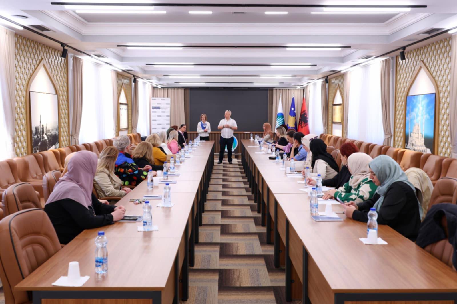 جسّد اللقاء أهمية التكامل بين المجتمع والمؤسسات الرسمية والمنظمات الدولية لبناء بيئة أكثر أمنًا واستقرارًا.