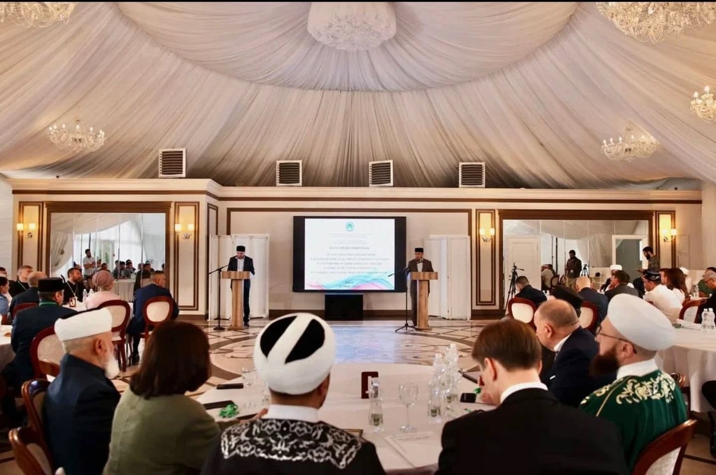 بمدينة بنزا عاصمة إقليم سورسكي في روسيا انعقد المؤتمر الوطني الشامل بعنوان: "دور المنظمات الدينية في الحفاظ على القيم الدينية والهوية الوطنية في روسيا"