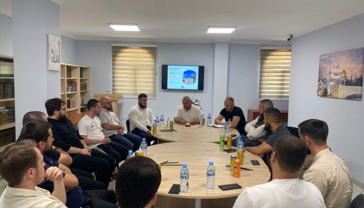 أعلن مفتي تيرانا عن مبادرة صيفية جديدة تهدف إلى إشراك طلبة الشريعة في الحياة الدينية في العاصمة خلال الصيف