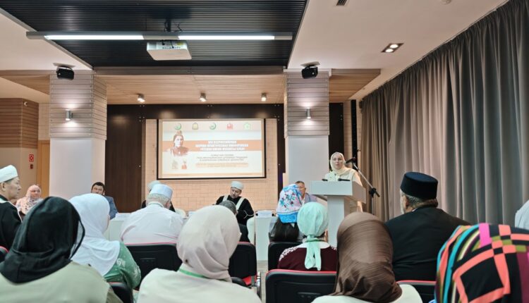 يوافق المؤتمر الذكرى الـ110 لتحويل مدرسة دار المعلمات في ترويتسك التي أدارتها مخلصة بوبى، ويعكس إرثها في تعزيز الأسرة والقيم الدينية والاجتماعية