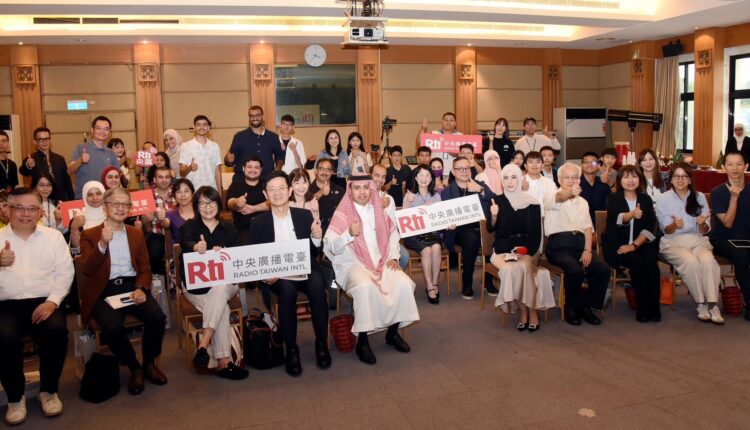 شهدت تايوان في السنوات الأخيرة سلسلة من المبادرات والفعاليات التي تسعى إلى تعميق الوعي بالثقافة العربية الإسلامية وفتح آفاق جديدة للتعارف والحوار ومد جسور التواصل مع العالمين العربي والإسلامي