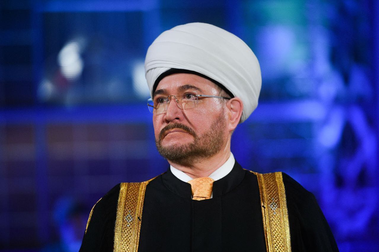 جاء هذا الإعلان عقب اجتماع جمع بين سماحة المفتي العام، الشيخ راوي عين الدين، ونائب رئيس الإدارة الروحية لمسلمي تشوفاشيا، حيدر صفيولين