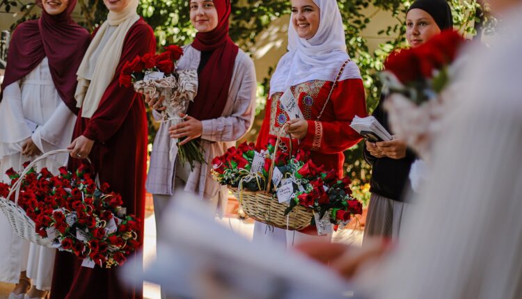 يأتي هذا النشاط السنوي ليجسد تقليدًا راسخًا في سراييفو يُعلن من خلاله حلول شهر المولد النبوي، ويشكل افتتاحًا رسميًا لفعاليات أيام عن رسول الله سلام يا رسول الله.