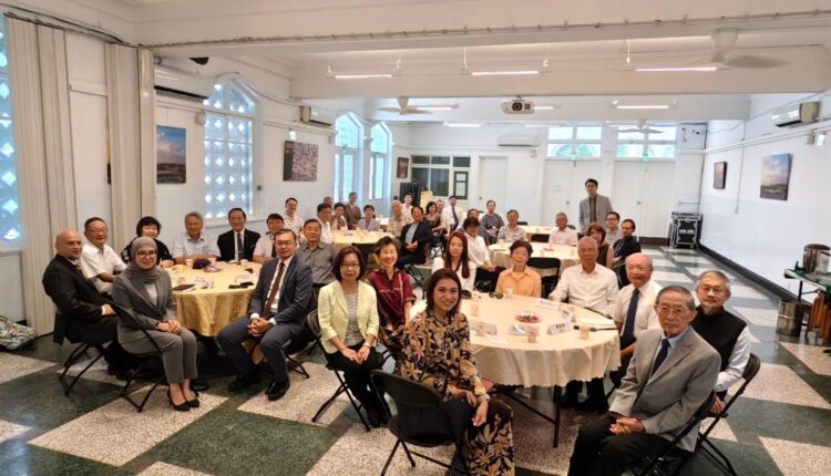 شهد مسجد تايبيه الكبير فعالية دبلوماسية مميزة جمعت شخصيات سياسية ودبلوماسية بارزة تايوانية وماليزية