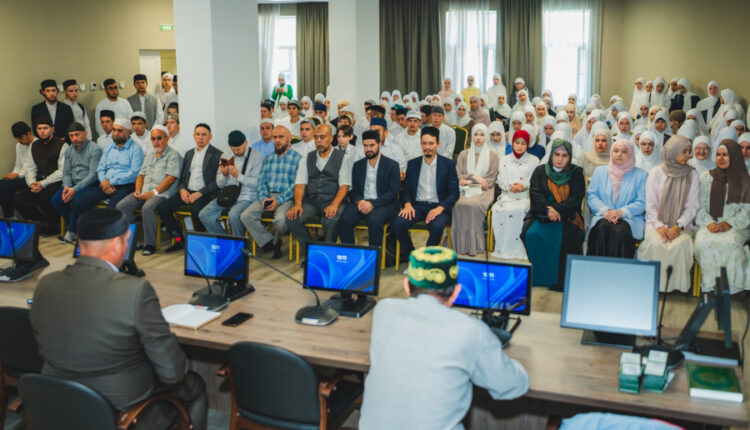 تحتفظ مدرسة “محمدية” بمكانتها المرموقة كإحدى أعرق مؤسسات التعليم الإسلامي في روسيا، حيث ساهمت منذ تأسيسها عام 1993 في تخريج أكثر من 2000 طالب