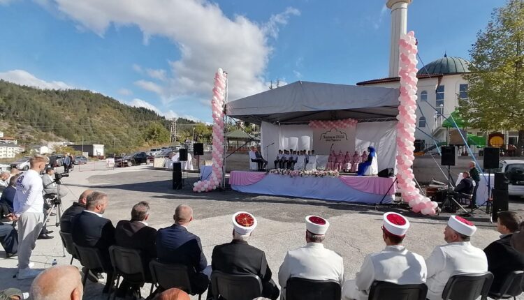 حضر الفعالية المفتي العام لجمهورية بلغاريا فضيلة الشيخ الدكتور مصطفى حجي وعدد من المسؤولين المحليين ورجال الدين