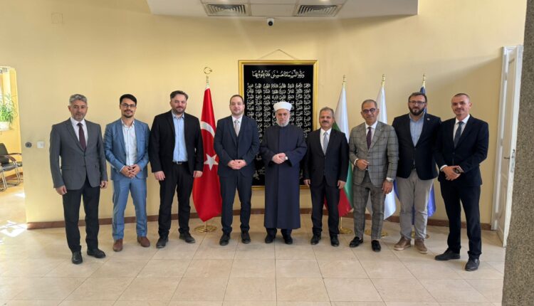تناولت المباحثات آفاق التعاون المشترك في تنفيذ مشاريع اجتماعية متنوعة تخدم مسلمي بلغاريا وتعزز حضورهم الإيجابي داخل المجتمع.