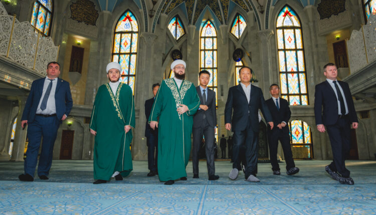 اطلع مفتي تتارستان الضيف الصيني على تجربة تتارستان المتميزة في مجال التعايش بين الأديان والقوميات