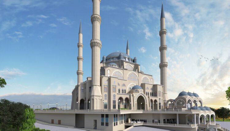 يضم جامع بريشتينا المركزي أربع مآذن يبلغ ارتفاع كل منها 80 مترًا وتحتوي على ثلاث شرفات، ما يضفي على أفق العاصمة مشهدًا مهيبًا يعكس عظمة العمارة الإسلامية