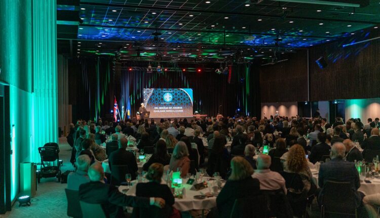 احتفلت الجالية المسلمة البوسنية في النرويج بافتتاح مسجد ومركز الثقافة البوسنية في ستافانجر بعد انتظار دام عقودًا في حدث وصف بالتاريخي.