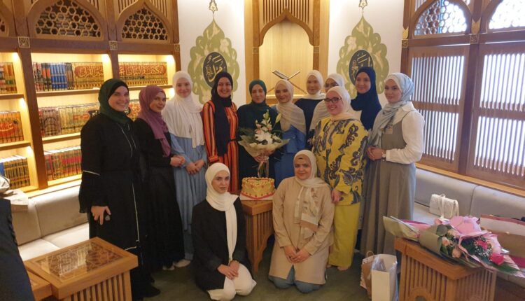 اعتمدت لجنة تحفيظ القرآن الكريم التابعة لرئاسة المشيخة الإسلامية في البوسنة والهرسك حفظ الطالبة نيرة ميمتش الكامل للقرآن الكريم