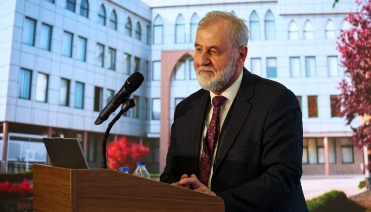 557966976_1210215527805564_99594816442089230_n