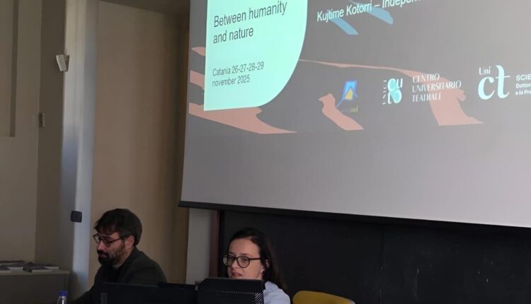 ركزت الباحثة كوتوري في حديثها على التحديات التي تواجه المدن في ظل التوسع العمراني السريع وكيف يمكن الحفاظ على الهوية الثقافية للمدن