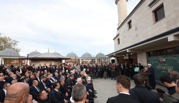 قال مفتي بلغاريا هناك حاجة لـ3-4 مساجد مماثلة لأن أعداد مسلمي بلغاريا المقبلين على المساجد في ازدياد