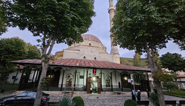 ستنطلق أعمال ترميم جامع “بايراكلي” مطلع العام المقبل ضمن مشروع للحفاظ على التراث الإسلامي العثماني المشترك بين كوسوفا وتركيا