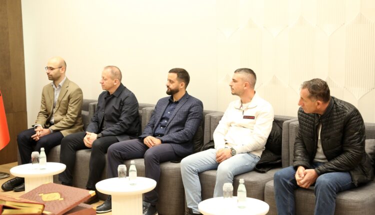 585244718_1159638806274441_1748124362825756651_n