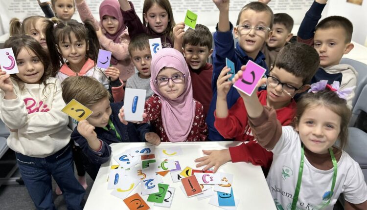 أسهم أسلوب المسابقات في تحويل درس الحروف إلى متعة تعليمية تعزّز ارتباط الأطفال بالقرآن الكريم في سنواتهم الأولى