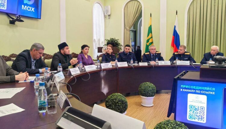 المناقشات خلصت إلى أن الفراغ التربوي وضعف الرقابة الأسرية يمثلان المدخل الأوسع لاستغلال القُصّر عبر الفضاء الإلكتروني