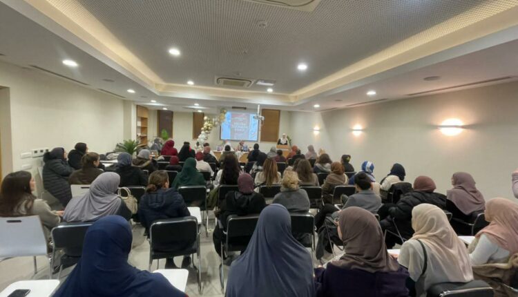 يبرز اللقاء أهمية الاستعداد الروحي المنظم لشهر الصيام، وربطه بقضايا الهوية الدينية مثل الحجاب، ضمن خطاب تربوي مستقر تقوده المشيخة الإسلامية