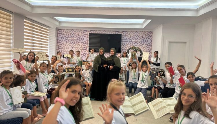 قيادة نسائية ملهمة تحت إشراف المشيخة الإسلامية في دولة كوسوفا ترسّخ نموذجًا قرآنيًا رائدًا في غرب البلقان
